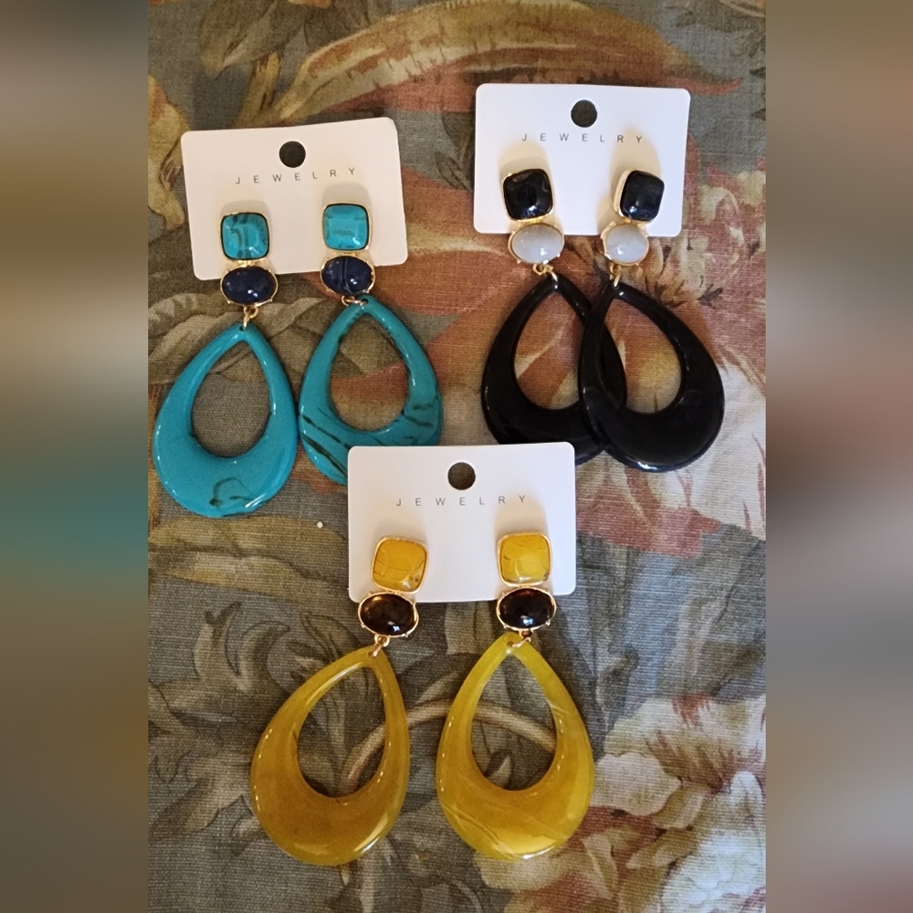 Acrylic earrings - Picture 1 of 1
